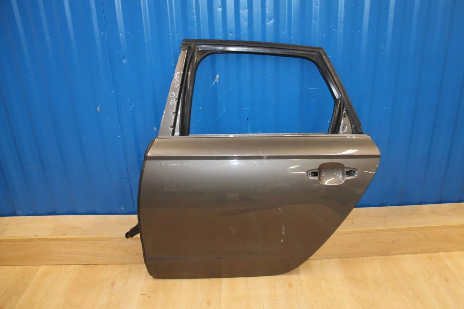 Дверь левая задняя для Audi A6 S6 C7 2011-2018