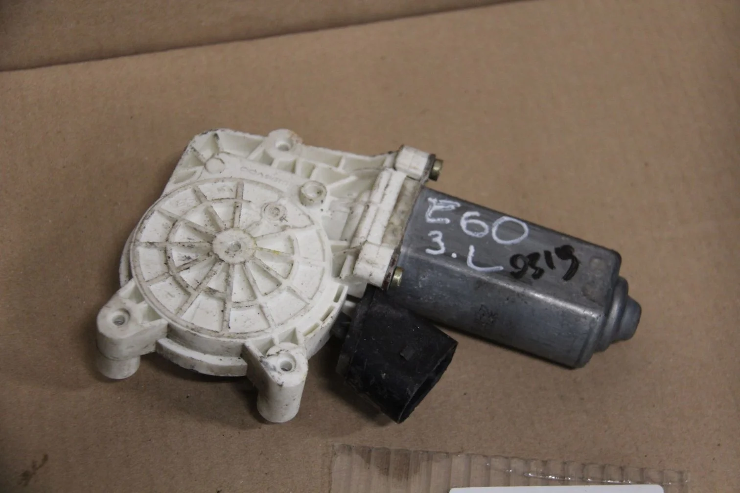 Моторчик стеклоподъёмника задний левый для BMW 5 E60 2002-2010