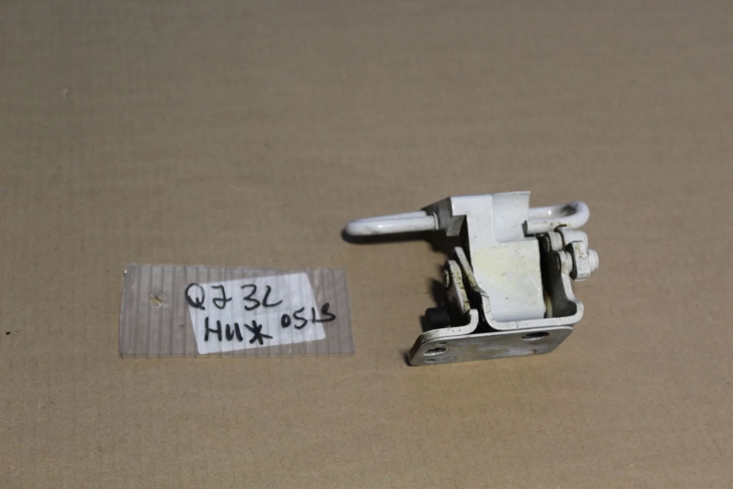 Петля двери задней левой нижняя для Audi Q7 4L 2005-2015