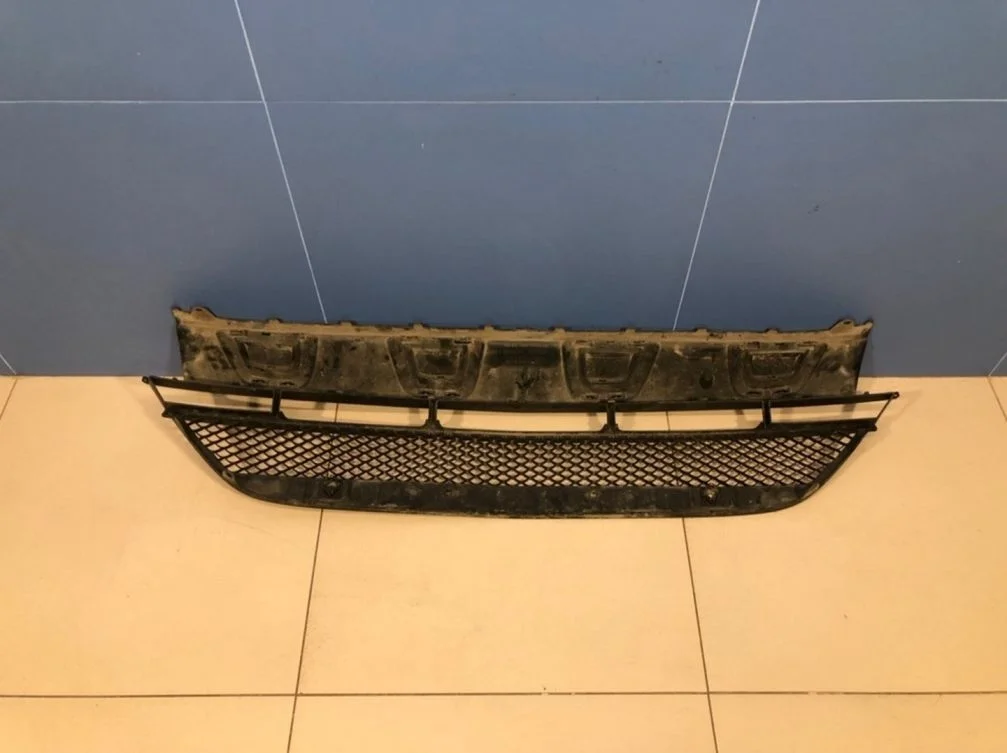 Решётка в бампер центральная для Mercedes GLC-klasse X253 2015-