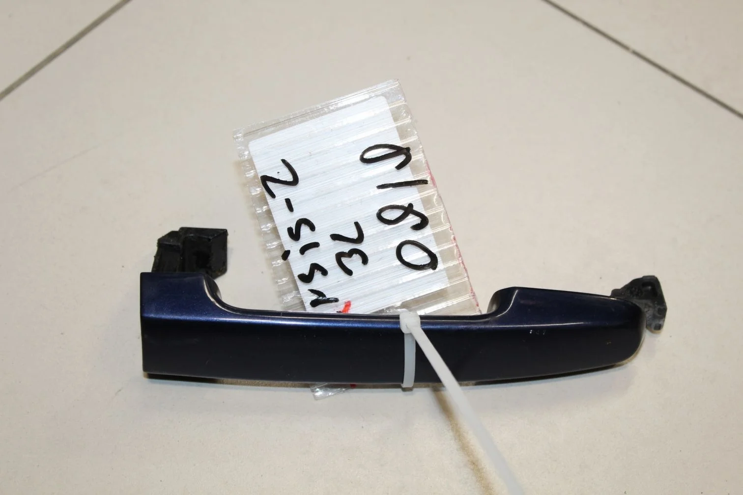 Ручка двери нaружная задняя левая для Toyota Avensis T25 2003-2008