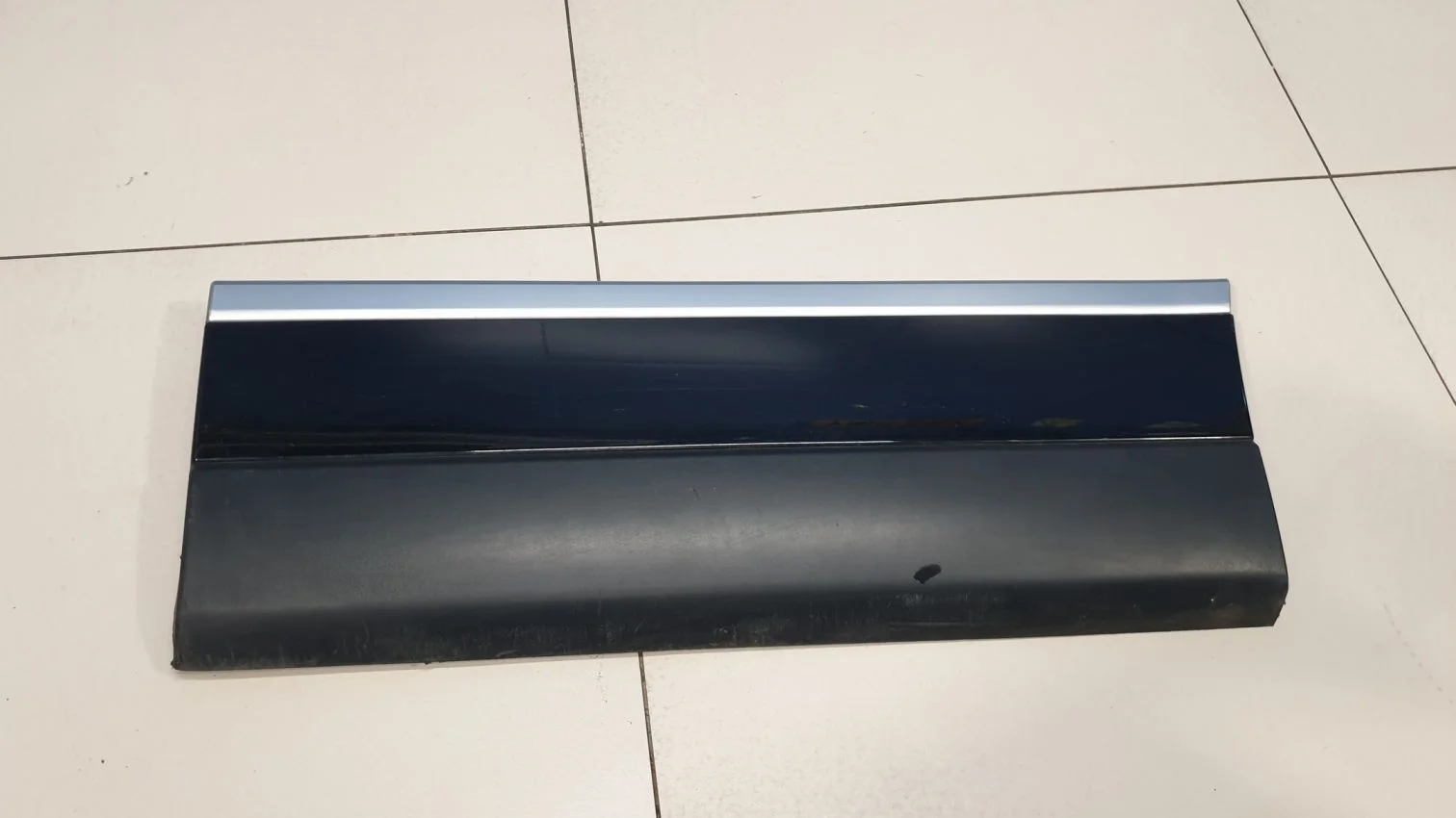 Молдинг двери левый задний для Land Rover Range Rover 2012-