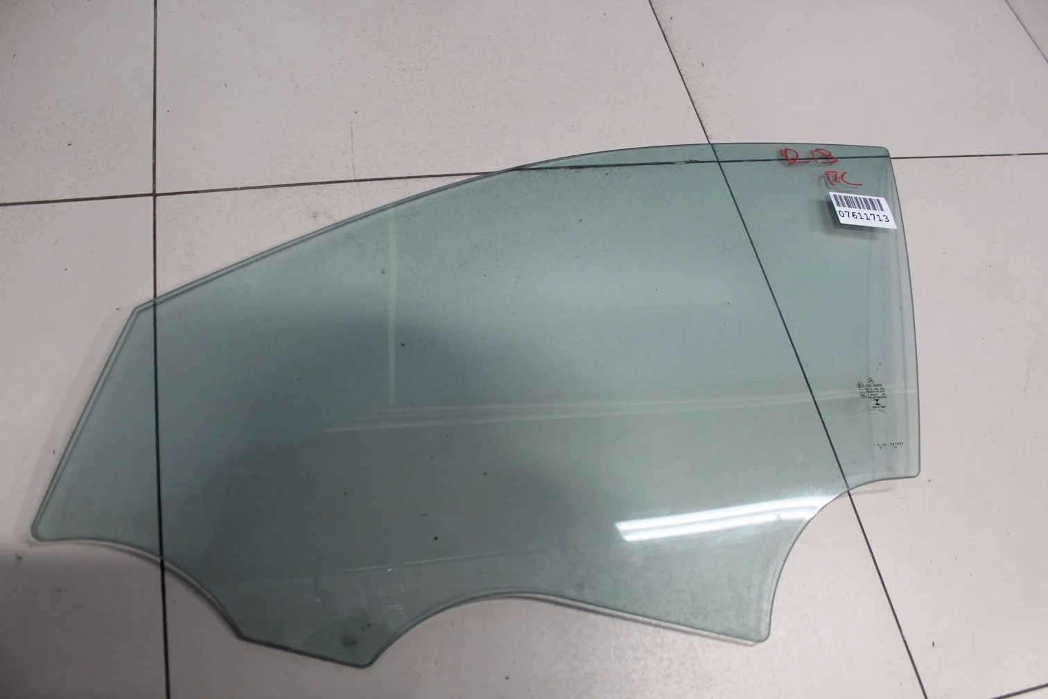 Стекло двери передней левой для Mercedes GLC-klasse X253 2015-