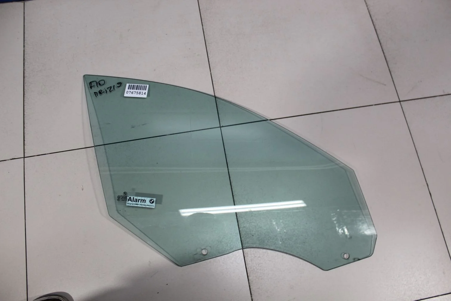 Стекло двери передней правой для BMW 5 F10 2009-2017