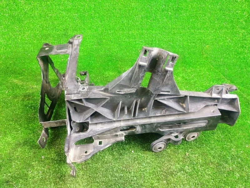 Кронштейн крепления фары BMW F01/F02