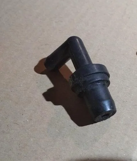 Б.у. клапан картерных газов MITSUBISHI LANCER CY1A MITSUBISHI LANCER CY1A