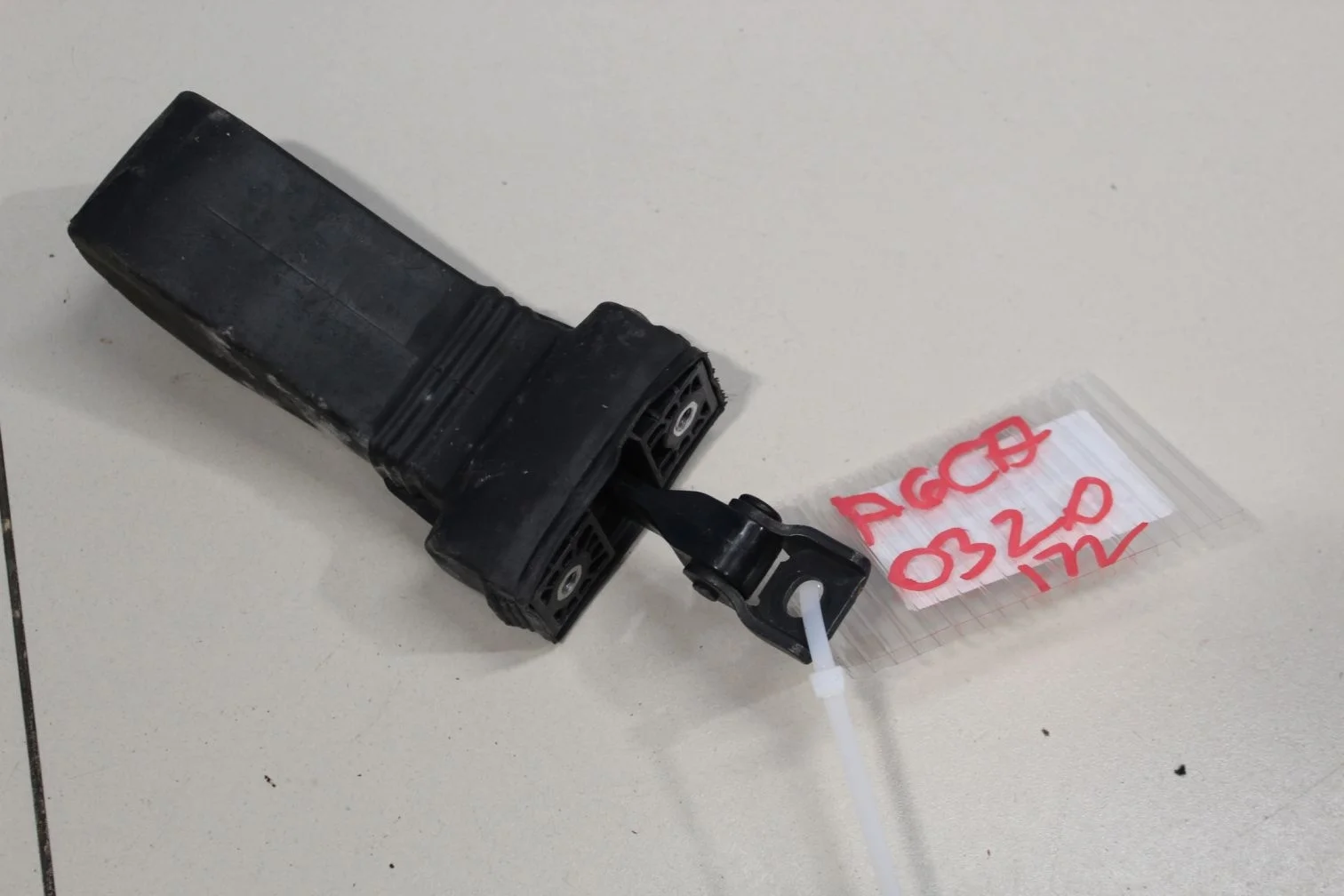 Ограничитель двери передней для Audi A6 S6 C7 2011-2018