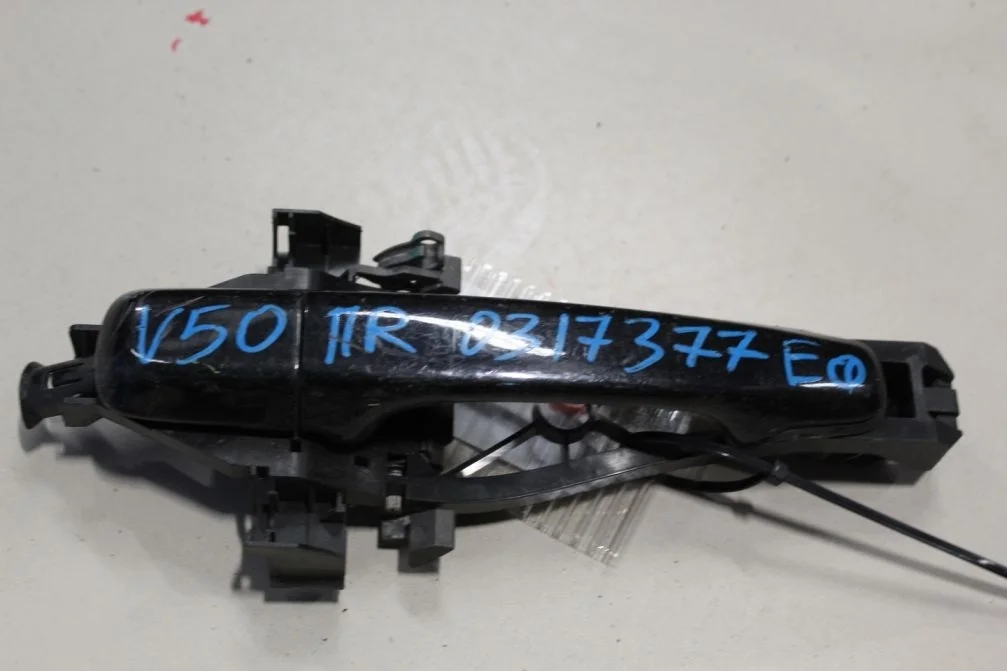 Ручка двери нaружная правая передняя для Volvo V50 2004-2012