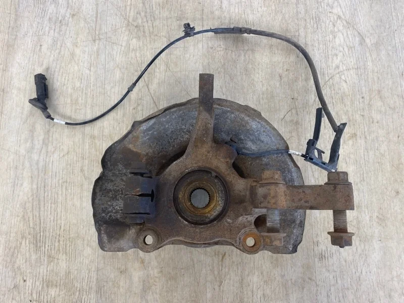 КУЛАК ПОВОРОТНЫЙ MITSUBISHI LANCER 10 2007 3870A007 CY, передний левый