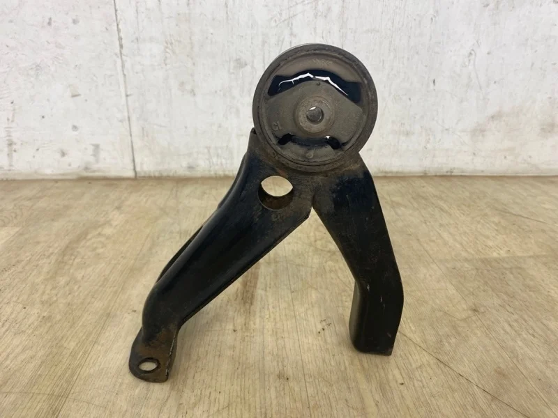 Подушка двигателя MITSUBISHI OUTLANDER XL 2006 2007 2008 2009 2010 2011 2012 MN101573 CW1W 4B11, задняя