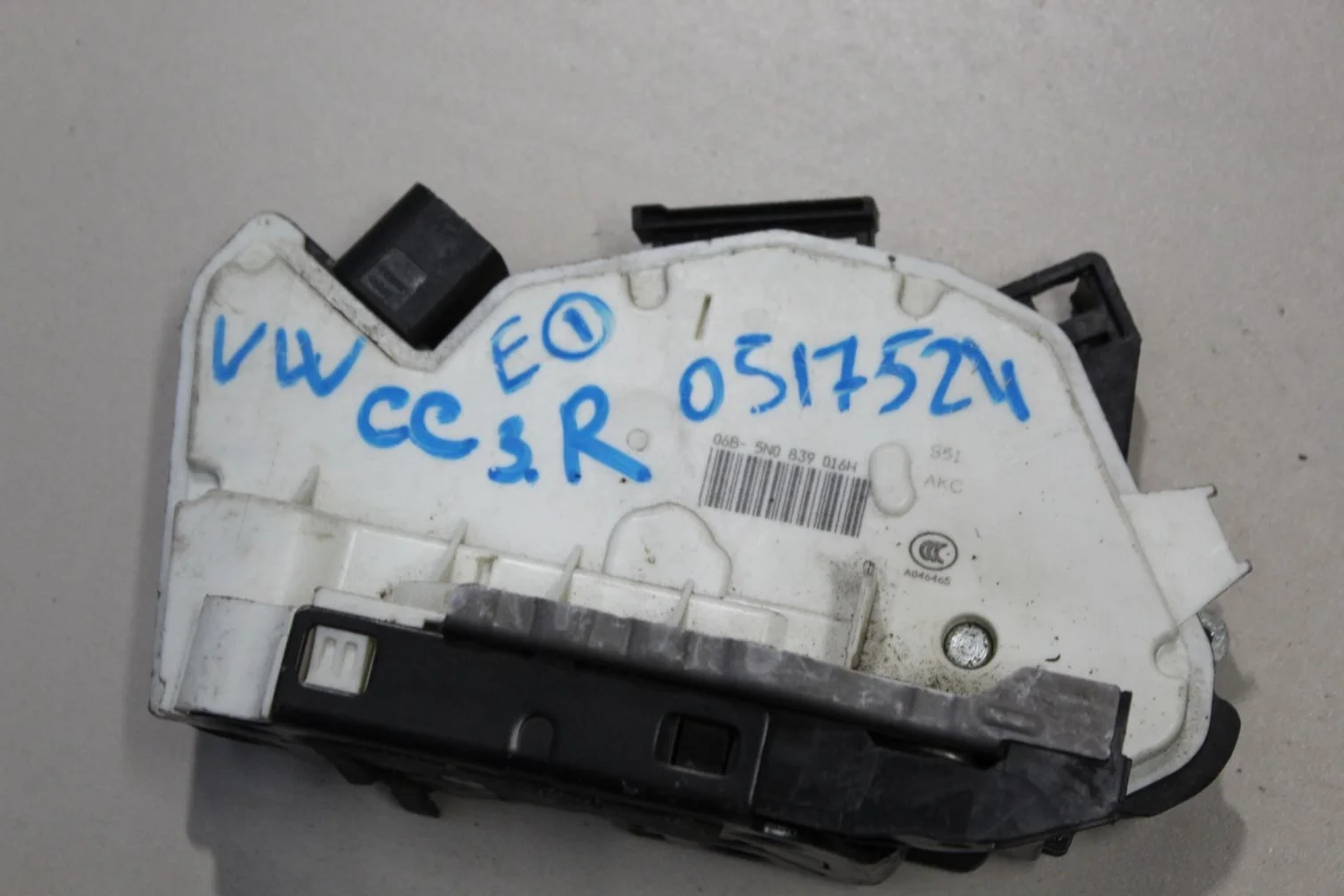 Замок двери задней правой для Volkswagen Passat CC 2008-2017