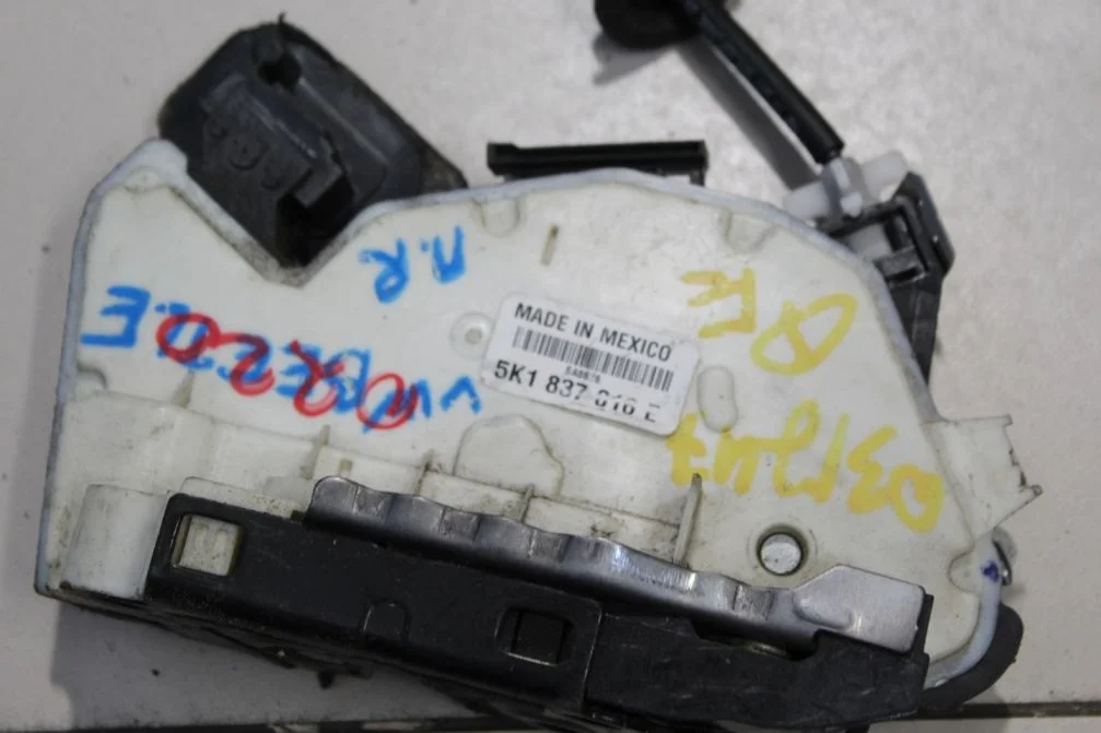 Замок двери передней правой для Volkswagen Golf 7 2012-2020