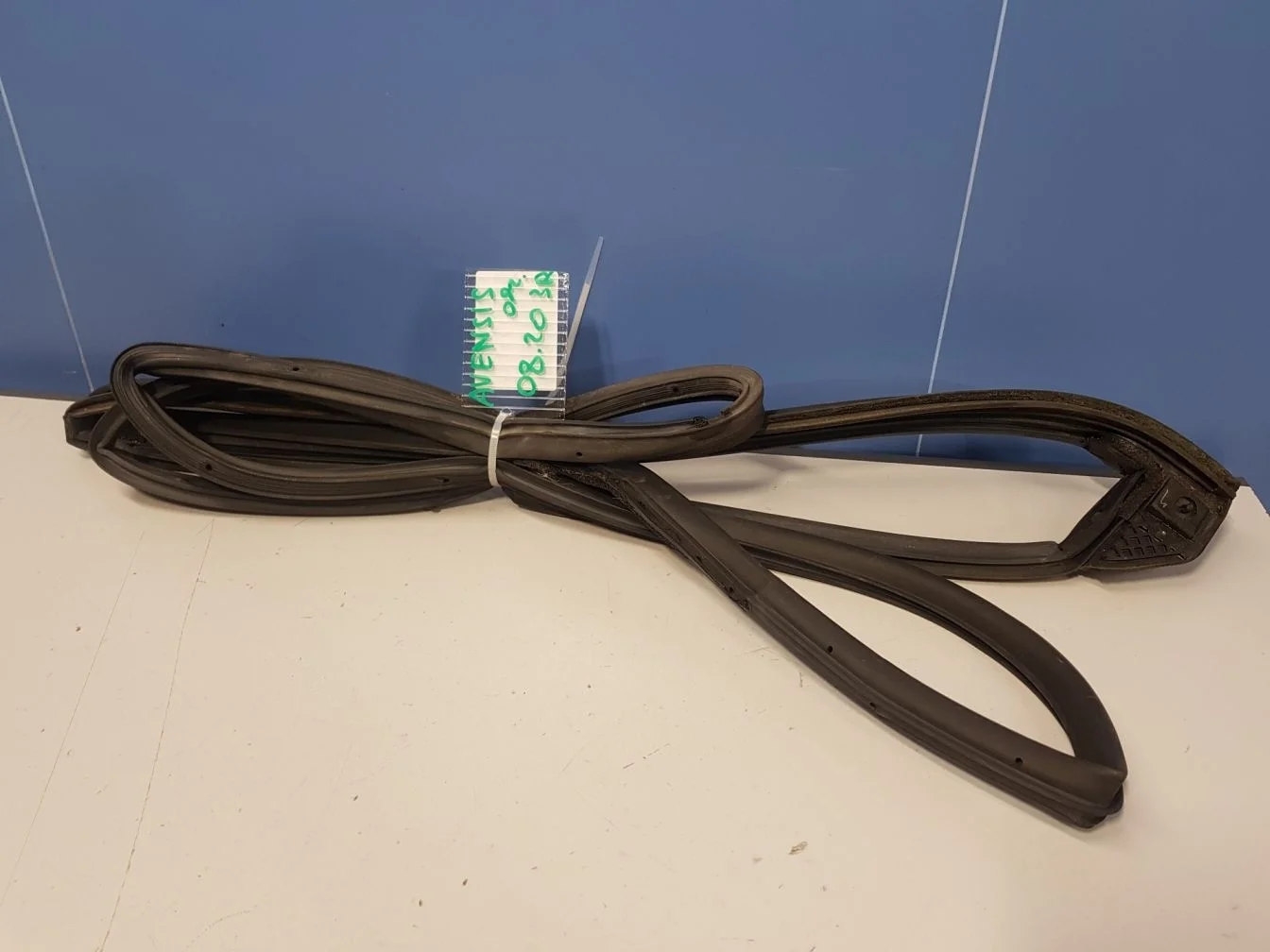 Уплотнитель двери задней правой для Toyota Avensis T27 2008-2018