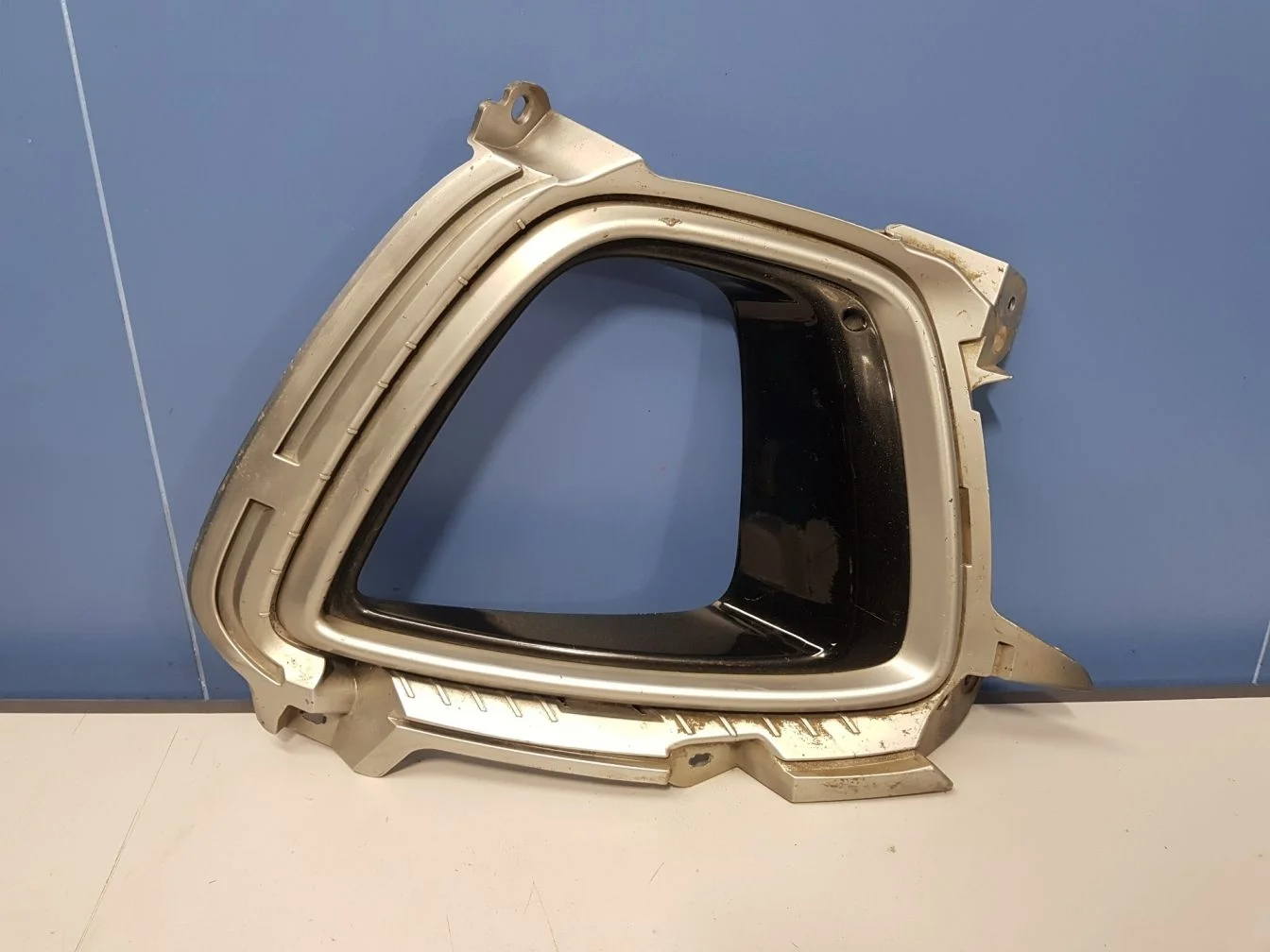 Рамка противотуманной фары левой для KIA Sorento Prime 2014-2020