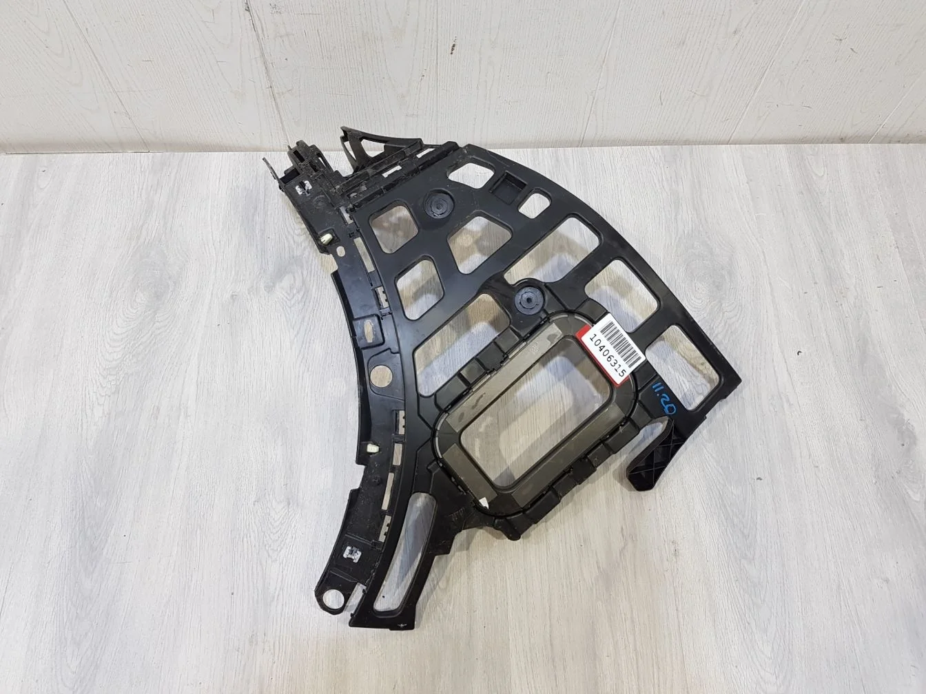 Кронштейн бампера заднего правый для Porsche Cayenne 958 2010-2018