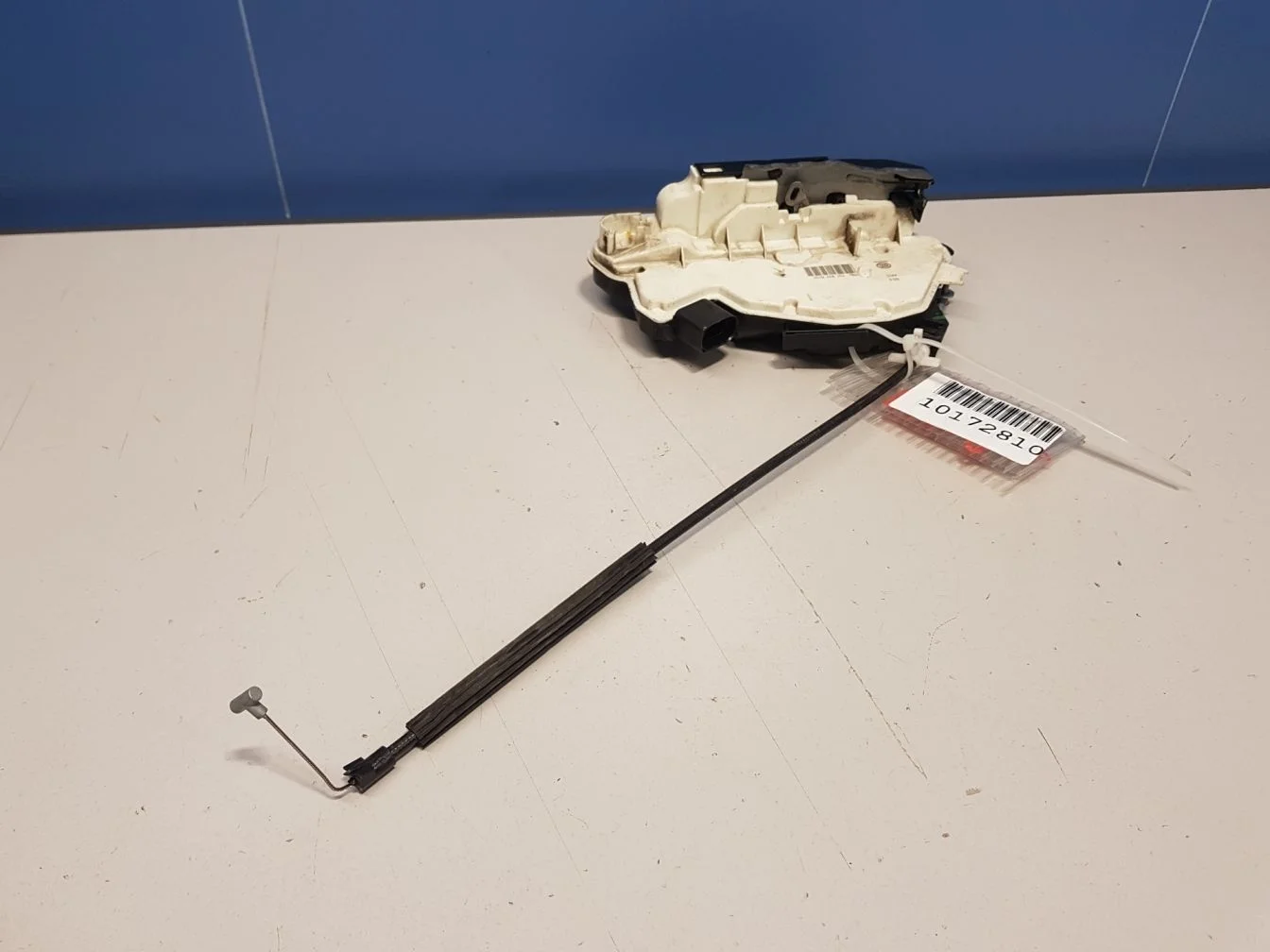 Замок двери передней правой для Skoda Fabia 5J 2007-2015