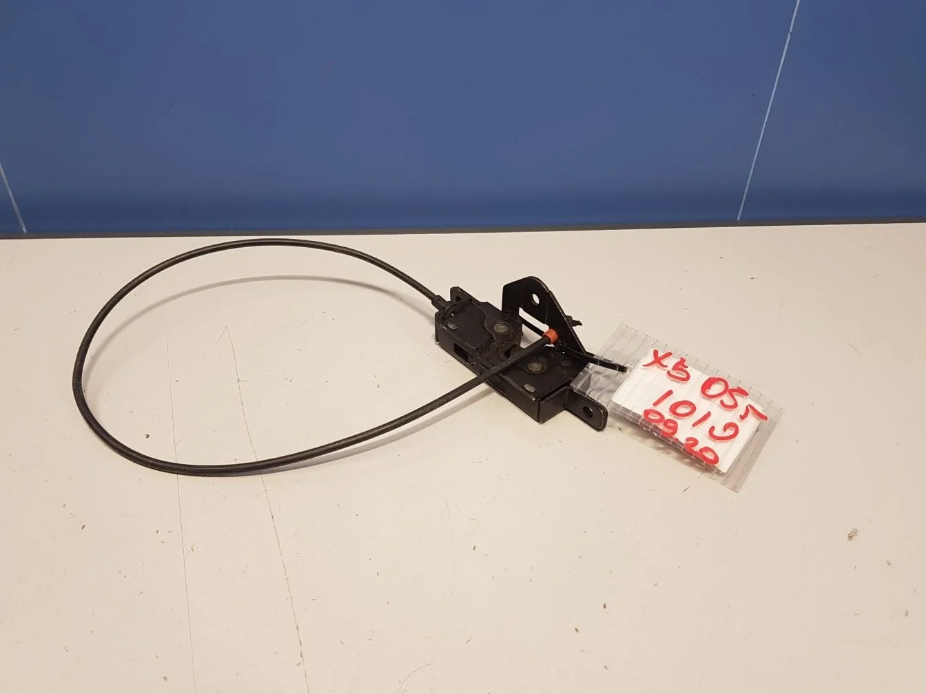 Замок багажника правый нижний для BMW X5 E53 2000-2007