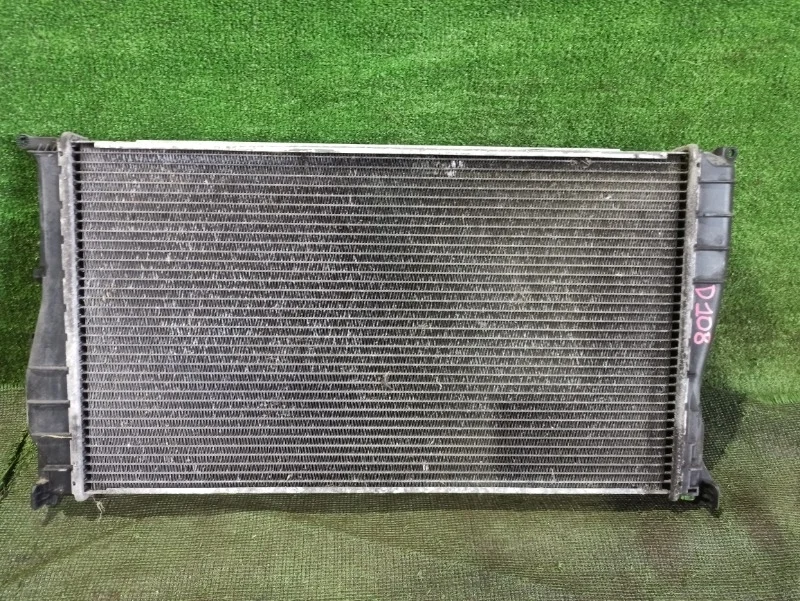 Радиатор охлаждения двигателя BMW 120D 2008 E87 LCI
