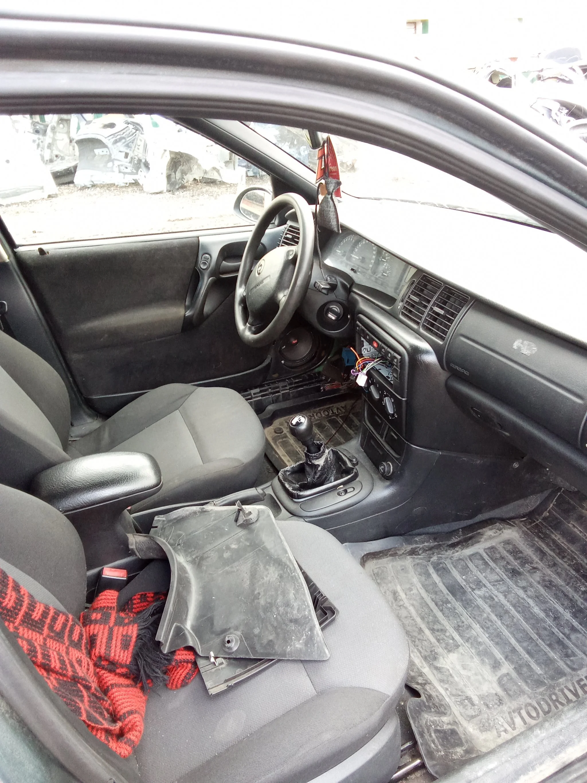 Продажа Opel Vectra 1.8 (115Hp) (X18XE) FWD MT по запчастям