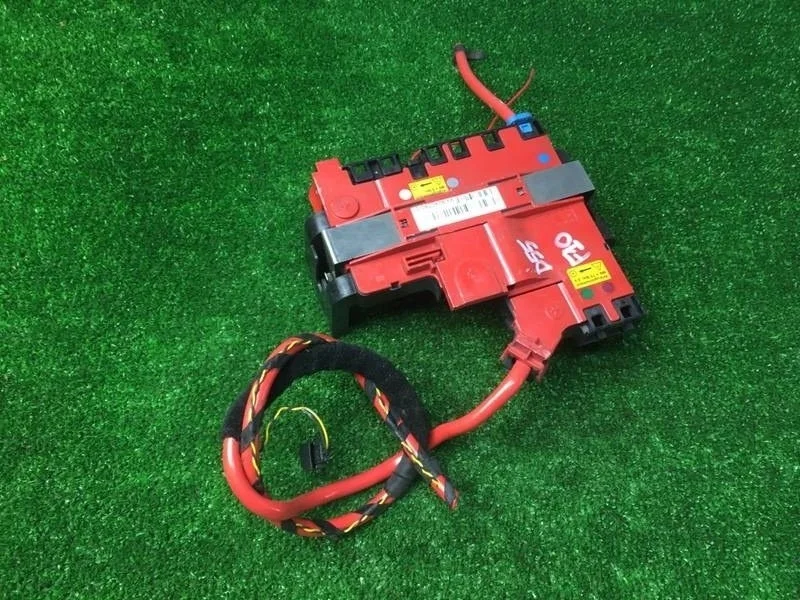 Блок предохранителей BMW F10