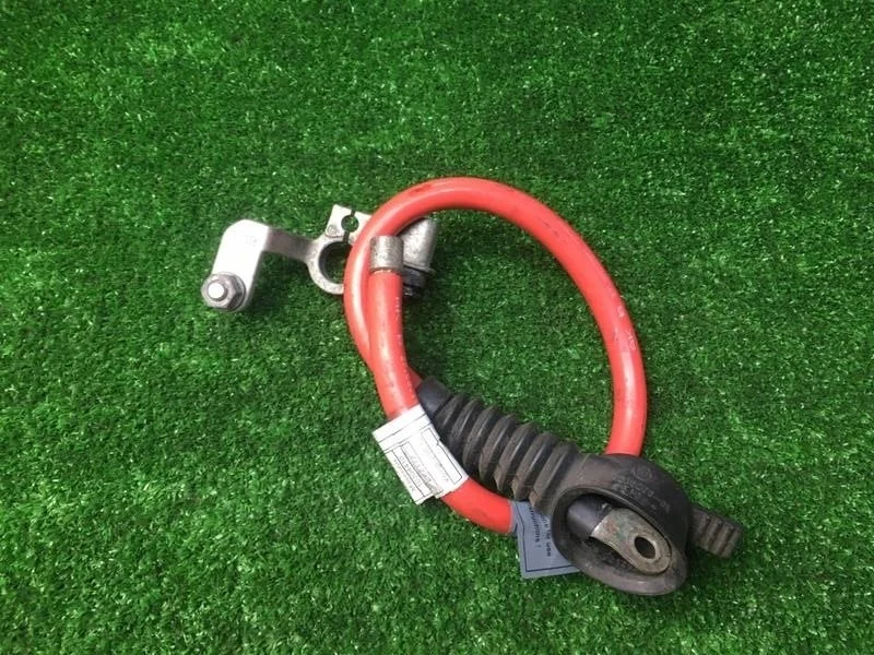 Плюсовой провод BMW F10