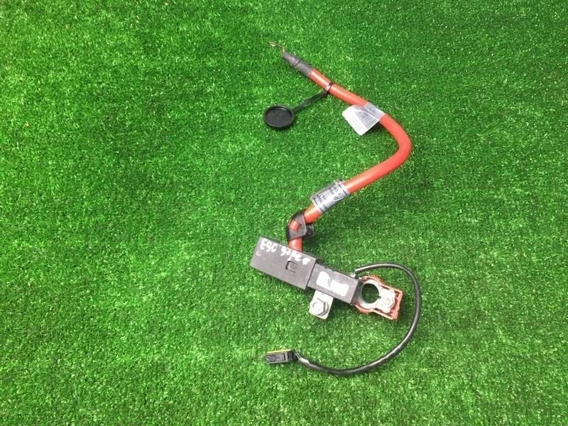 Плюсовой провод BMW E90