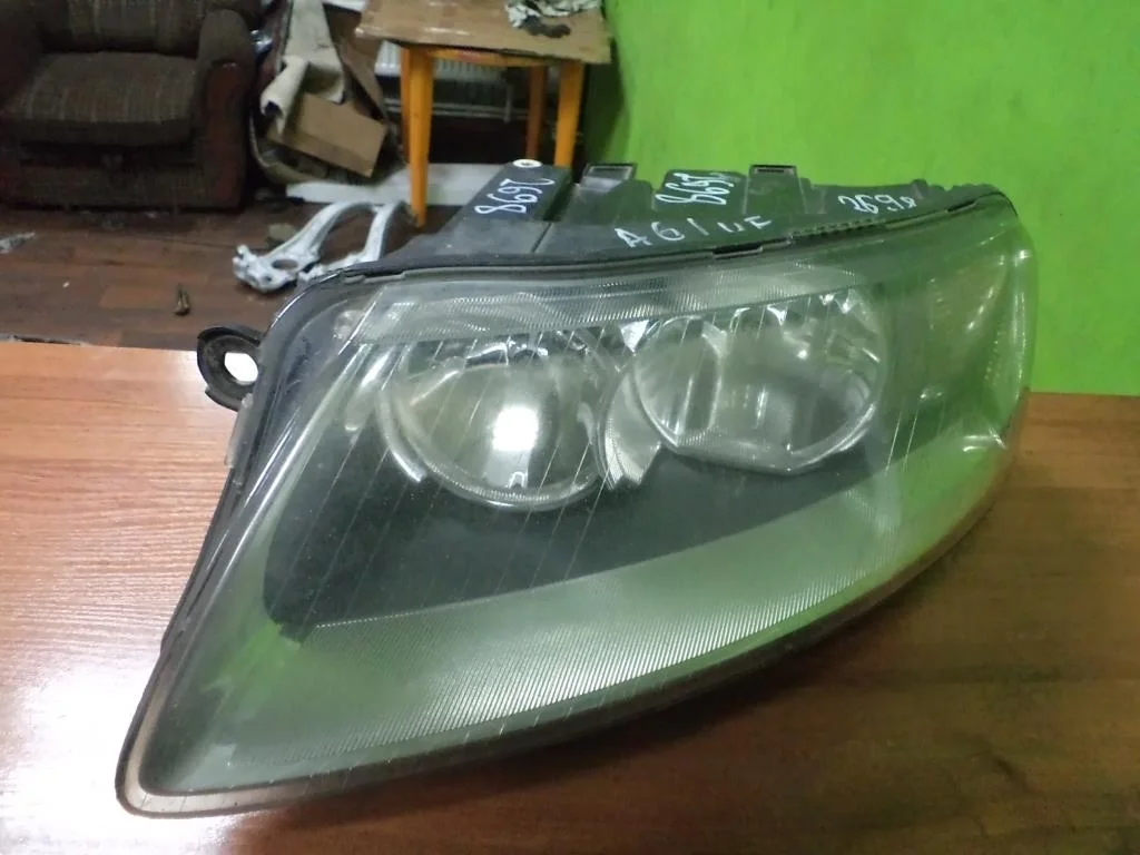 Фара левая Audi A6 C6 2005-2008 4F0941003A