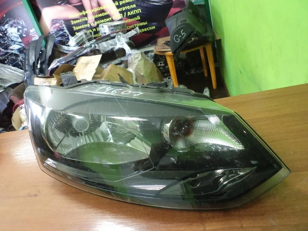 Фара правая VW Polo 5 2010-2015 6R1941016E