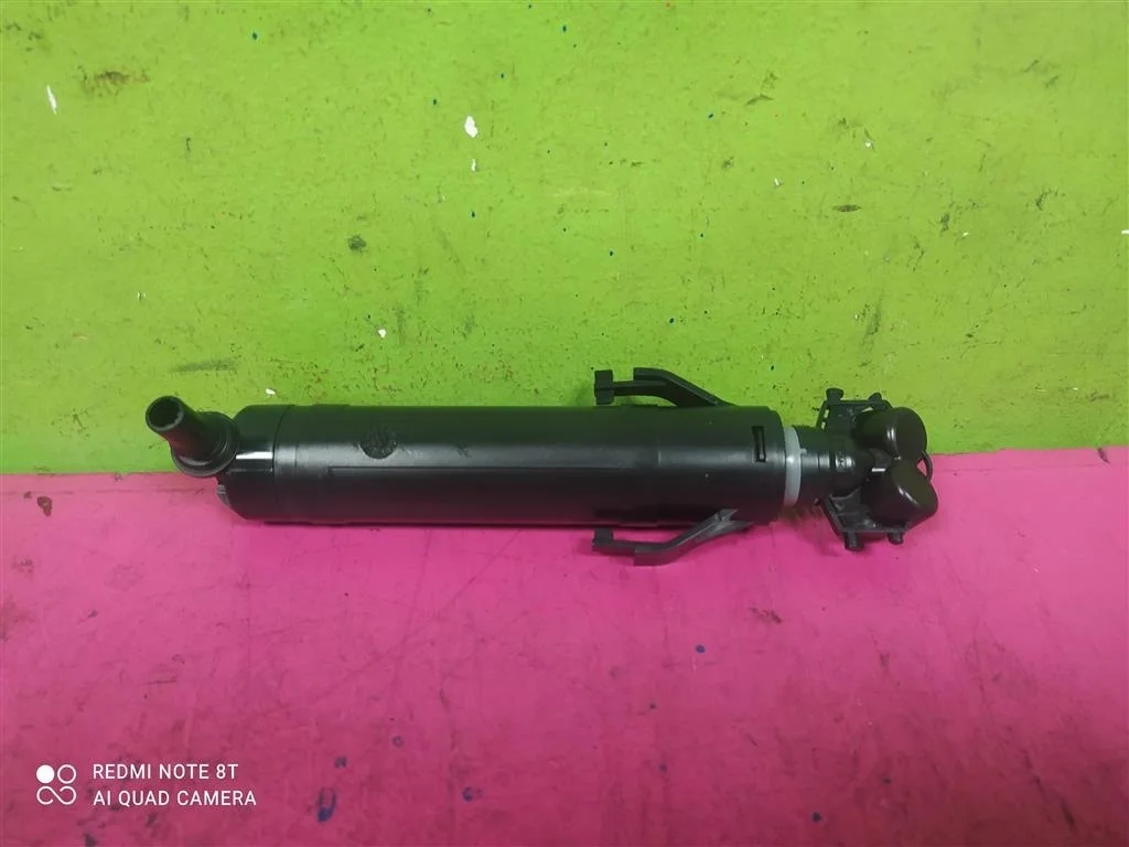 Форсунка омывателя фар правая Passat B7 2011-2015