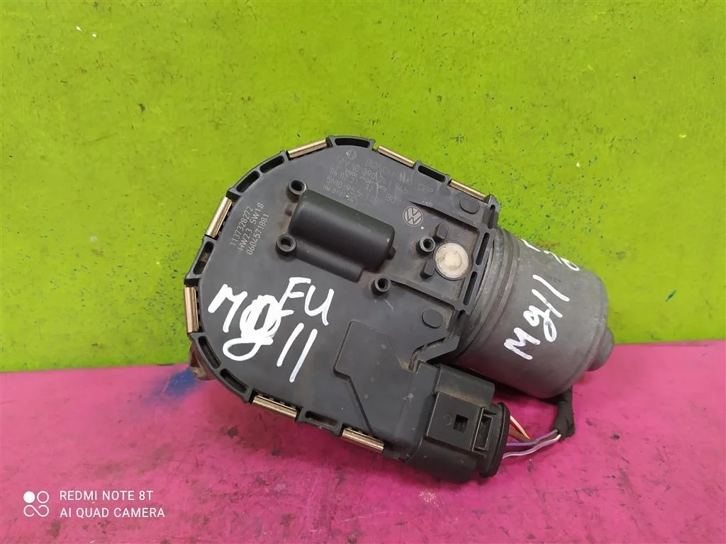 Моторчик стеклоочистителя L дворников Golf 5 Plus