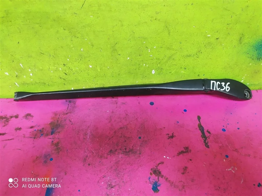 Поводок дворника правый Audi A8 D3 2002-2010