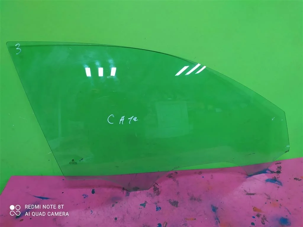 Стекло двери переднее правое Passat B5+ 1997-2005