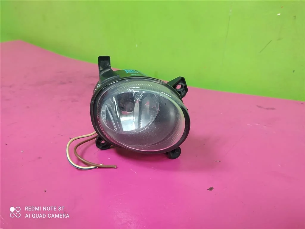 Противотуманка ПТФ правая Passat CC Audi A4 B8 A5