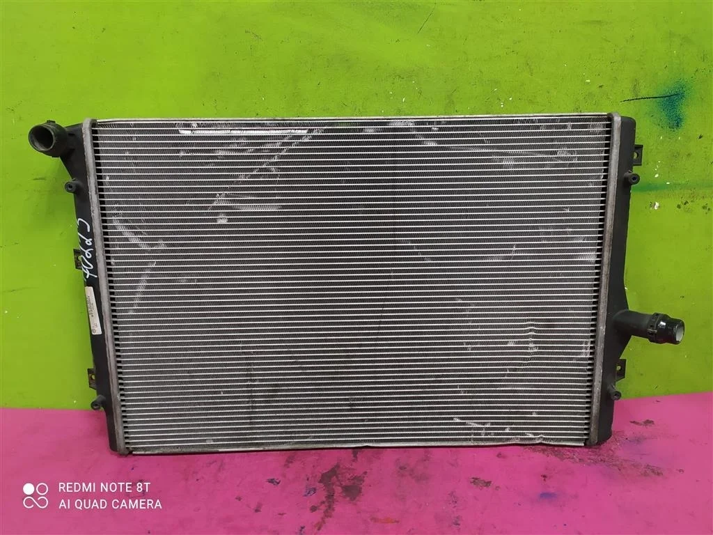 Радиатор двигателя Skoda Octavia 2 Yeti 1,6 2,0