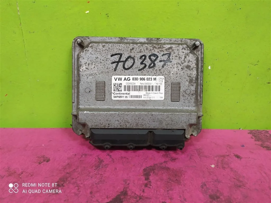 Блок управления двигателя Fabia 1,2 CHF 03D906023M