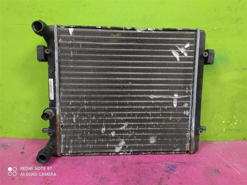 Радиатор двигателя VW Golf 4 Bora Octavia Tour 1,4