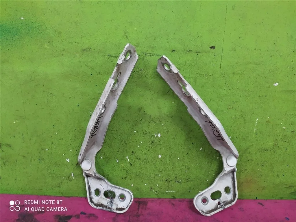 Петля капота левая правая компл Audi A6 C6 Allroad