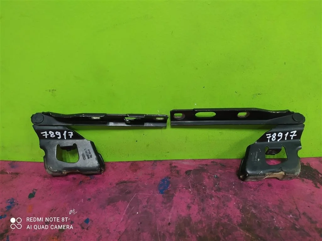 Петля капота левая правая компл Audi A4 B8 Allroad