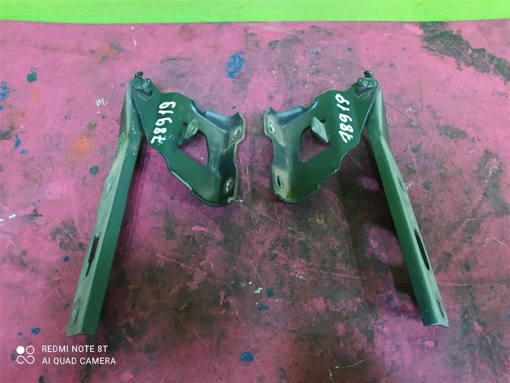 Петля капота левая правая компл Audi A4 B8 Allroad