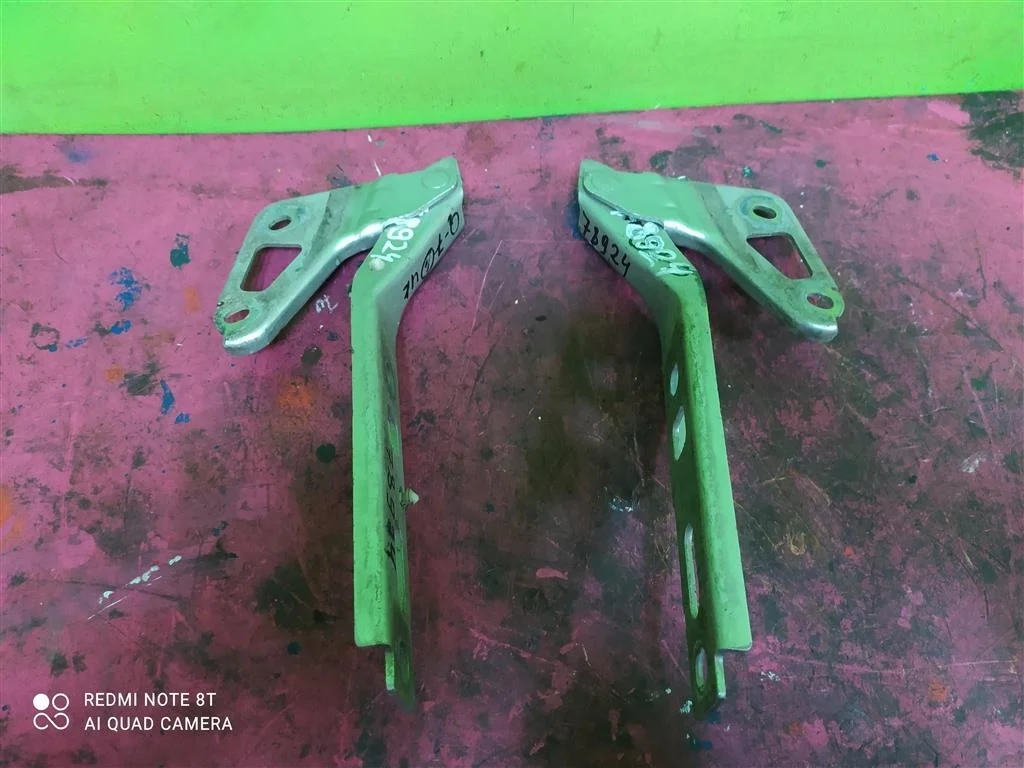 Петля капота левая правая компл Audi Q7 2006-2015