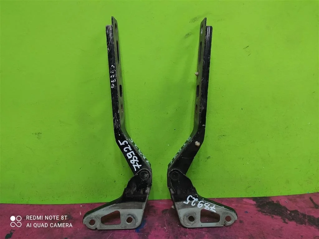 Петля капота левая правая компл Audi Q7 2006-2015