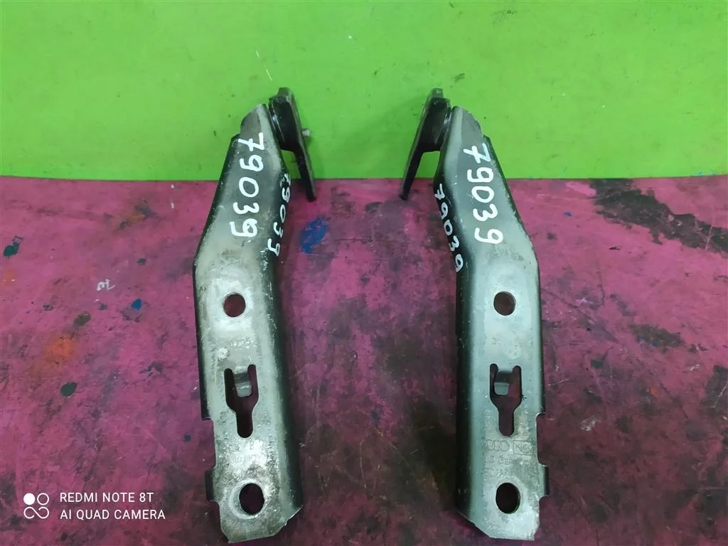 Петля капота левая правая Audi A6 C6 2005-2011