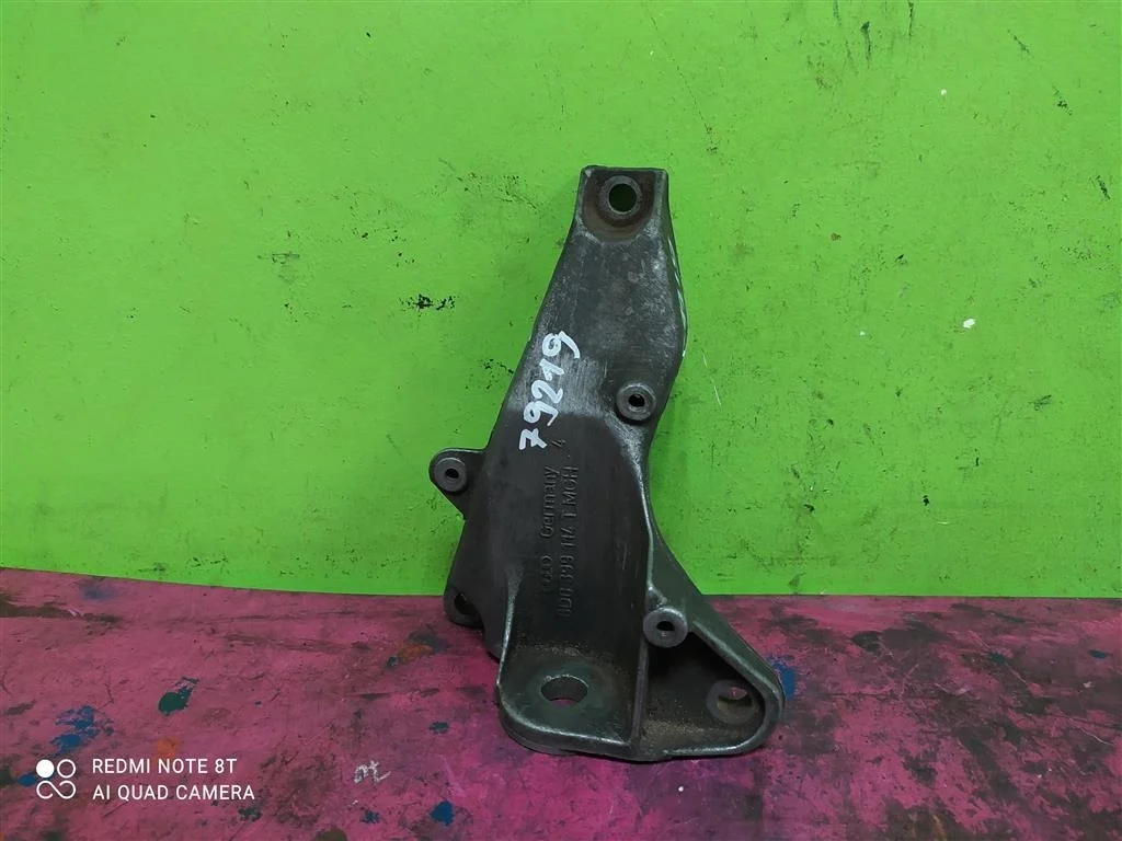 Кронштейн АКПП правый Passat B5 B5+ 8D0399108AP