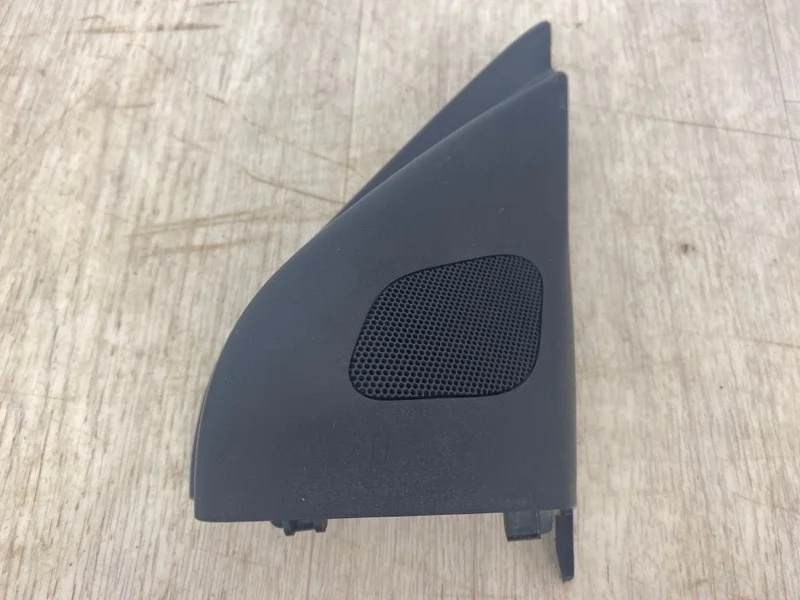 МОЛДИНГ ЗЕРКАЛА ТРЕУГОЛЬНЫЙ Mitsubishi Outlander Xl 2007 7221A082 CW1W 4B10, правый