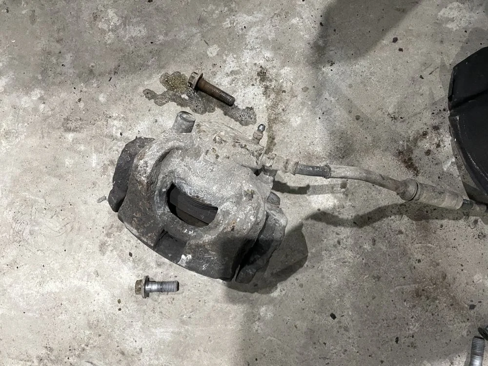 суппорт передний левый land rover freelander 2