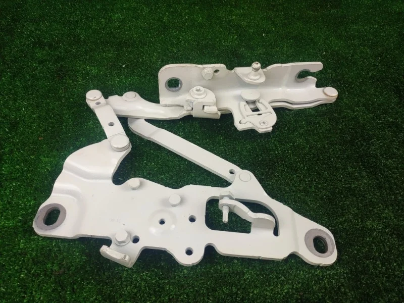 Петля капота BMW F10