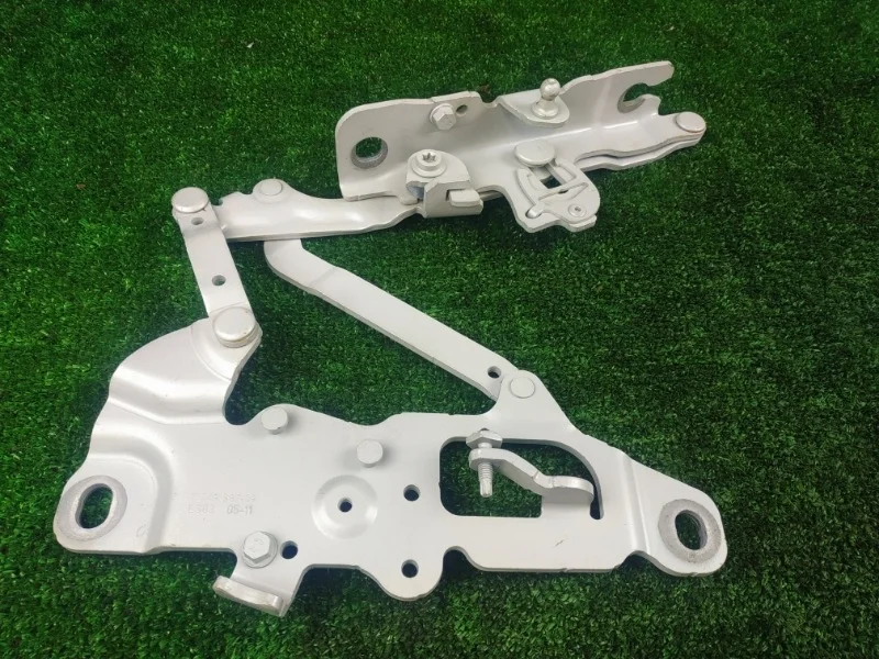 Петля капота BMW F10