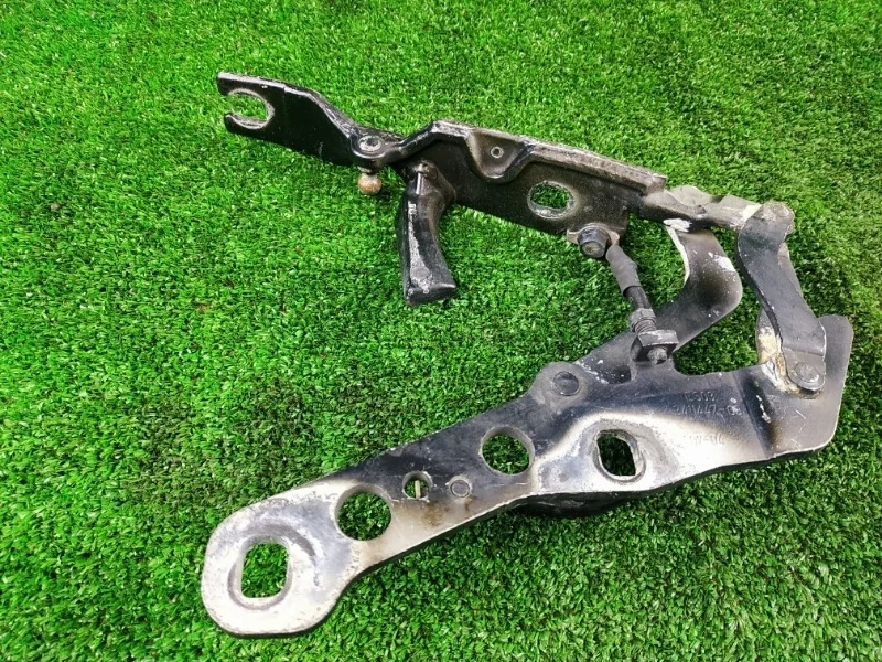 Петля капота BMW X3 E83