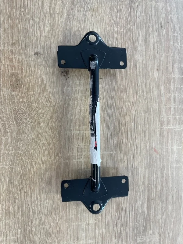 КРОНШТЕЙН ДЕРЖАТЕЛЬ АКБ MITSUBISHI ASX 2003 2004 2005 2006 2007 2008 2009 2010 2011 2012 2013 2014 2015 2016 2017 2018 2019 2020 2021 2022 2023 MR238277 GA1W 4B10, передний