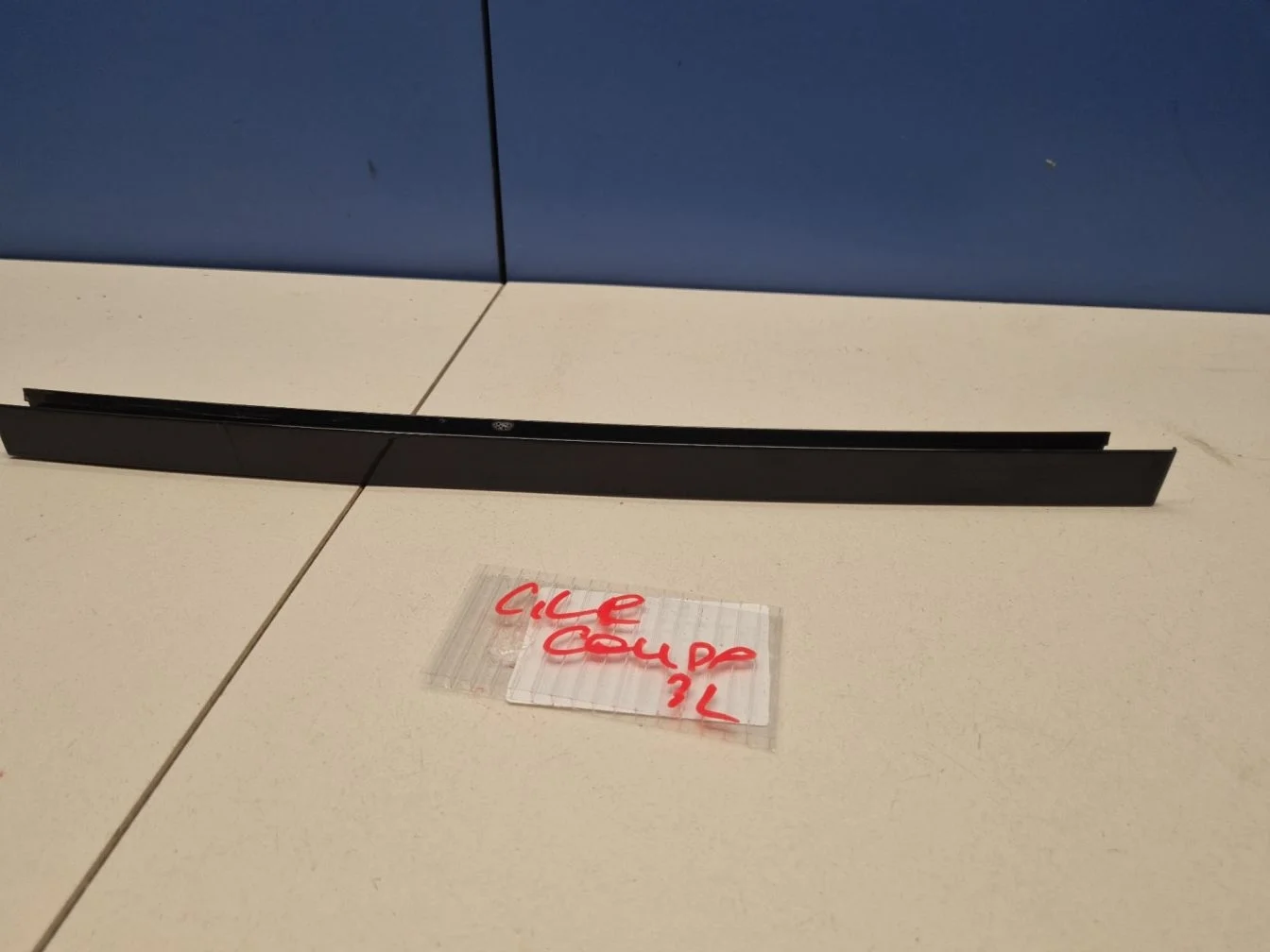 Направляющая стекла задней левой двери для Mercedes GLE-klasse C292 Coupe 2015-2019